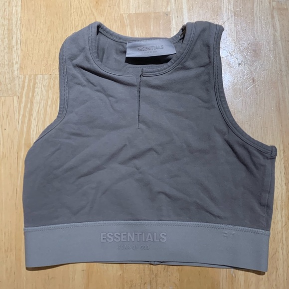 Essentials tank - Picture 1 of 2